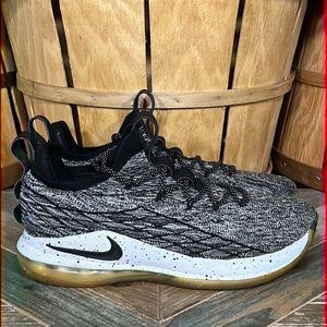 Nike LeBron 15 Low ‘Ashes’ Flyknit Basketball Sneakers Shoes
